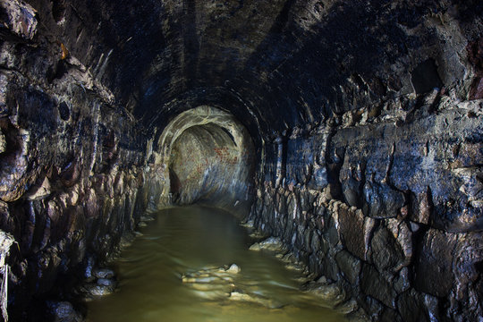 Каменный тоннель
