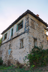Fototapeta na wymiar Abandoned houses in village Dyadovtsi near Ardino, Bulgaria
