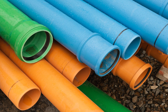 Rohre aus Kunststoff - PP-Rohr - in orange, blau und grün