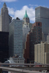 Fototapeta na wymiar New York, vue sur Manhattan depuis Brooklyn Bridge aux USA