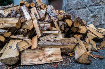 Holzscheite Haufen