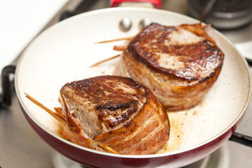 Preparación Filet Mignon - Asando los medallones