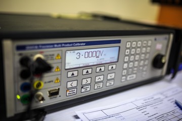 Precision multi calibrator use for calibration multimeter and electric measurement