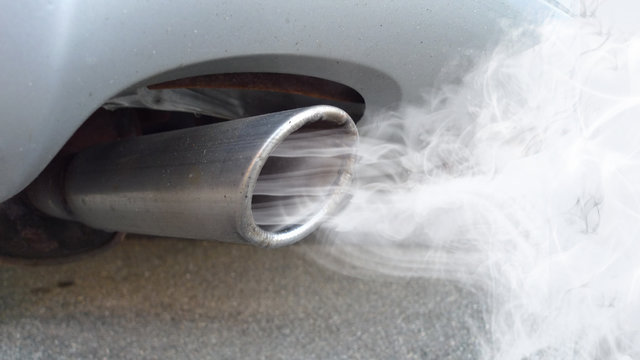 ccc6 CarCleaningConcept - german Autoauspuff mit Abgasqualm - english car exhaust with exhaust fumes - 16to9 g3960