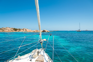 Obraz premium Sailboat at anchor, Porto della Madonna, Maddalena Archipelago, Sardinia, Italy