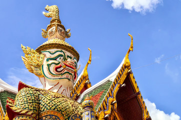 Obraz premium Giants in Grand palace and Wat Pra Keaw