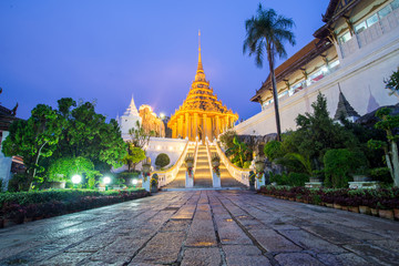Fototapeta na wymiar Beautiful temple in Thailand