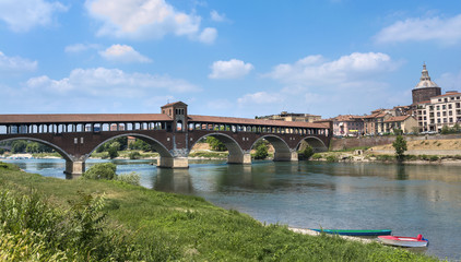 Obraz premium Pavia (Italy): covered bridge