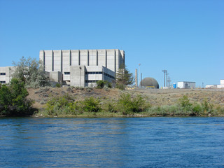 hanford nuclear reactor on columbia river