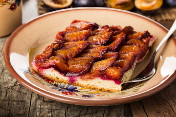 Zwetschgendatschi - plum cake