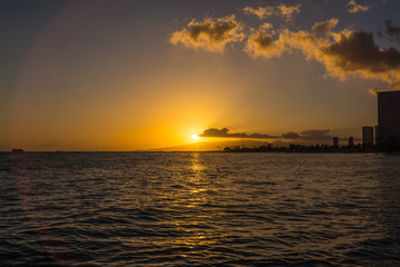Fototapeta premium Sunset in Waikiki, Oahu, Hawaii