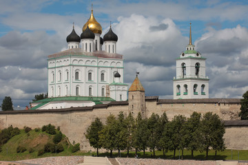 Fototapeta na wymiar Trinity Cathedral, Pskov, Russia