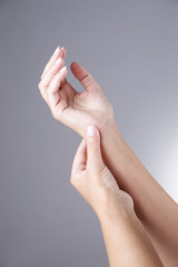 Pain in the joints of the hands. Carpal tunnel syndrome