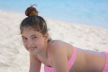 la rubia tomando el sol