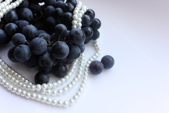 Pearls & grapes