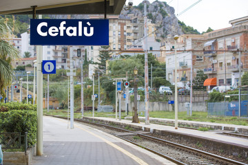 Gare de Cefal&ugrave;