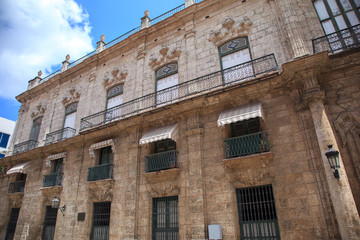Fototapeta na wymiar Old cuban building