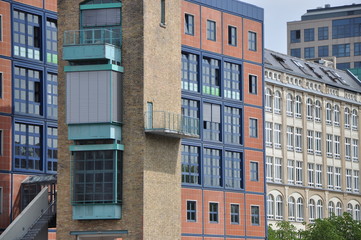 Gebäude an der Spree in Berlin