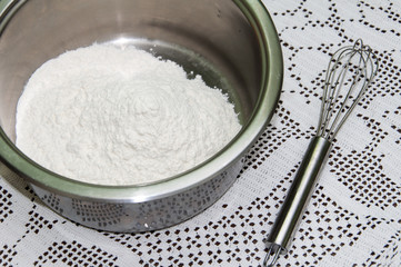 Flour in the bowl