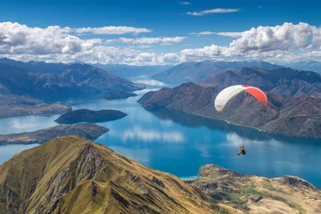 Poster Im Rahmen Parachuting in Wanaka, New Zealand © postrocker