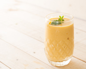 mango smoothie