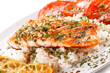 Grilled salmon and vegetables 