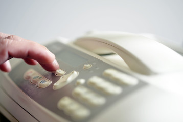 Kommunikation per Fax und Telefon