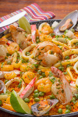 Paella de mariscos español