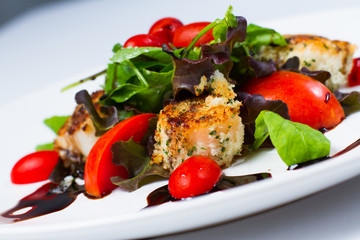 scallops and Rocket salad