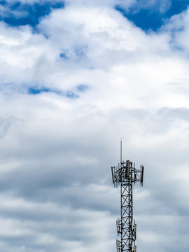 Radio Pole with sjy and cloud