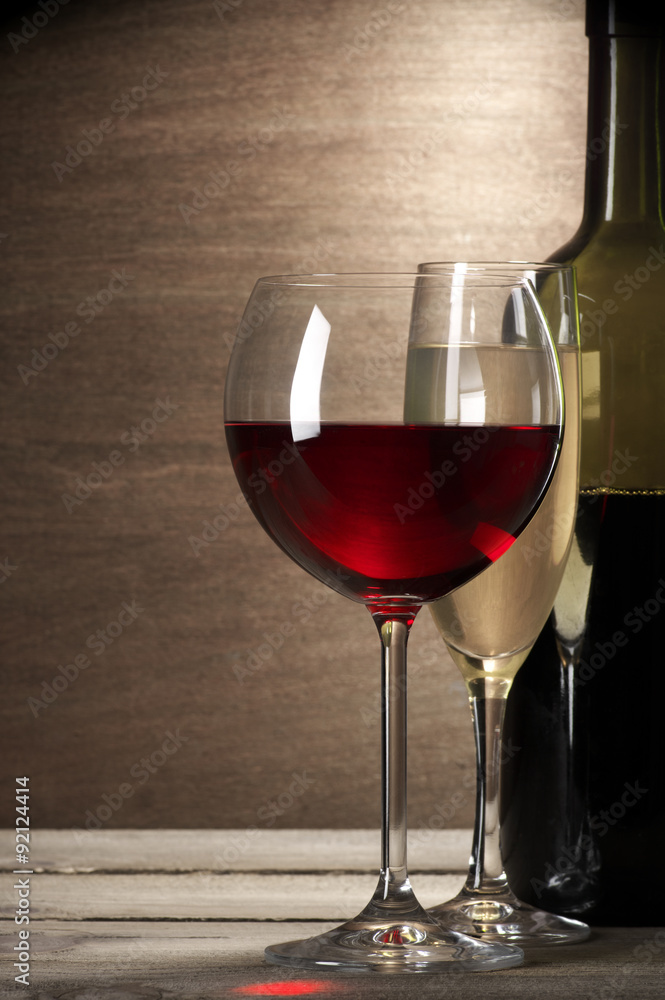 Wall mural red and white wine