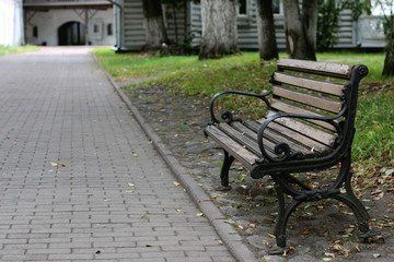 bench forged close