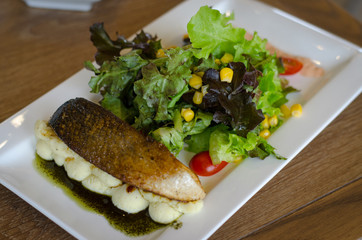 ceasar salad with grill salmon