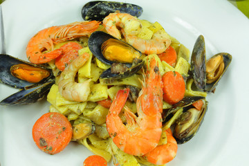tagliatelles aux fruits de mer 25092015