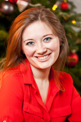 Fototapeta premium Frau mit Weihnachtsgeschenken 