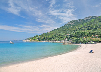 Fototapeta na wymiar Badestrand auf der Insel Elba am Cabo San Andrea,Toskana,Italien