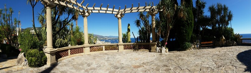 Vue Panoramique de Monaco du jardin Exotique