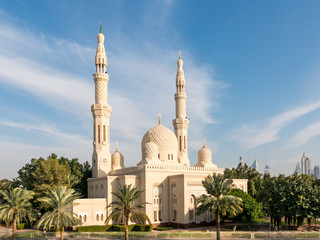 Fototapeta na wymiar Jumeirah Mosque in Dubai, United Arab Emirates