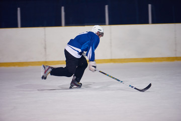 Obraz premium ice hockey player in action