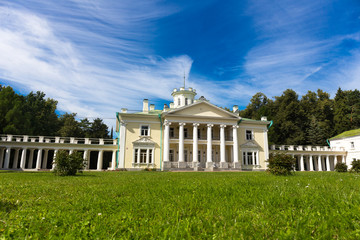 Obraz premium Classic architecture mansion exterior