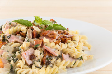 penne pasta with cream sauce