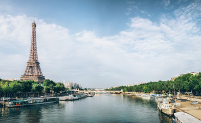 Fototapeta na wymiar beautiful view of the Paris, France