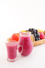 新鮮な果物とジュース