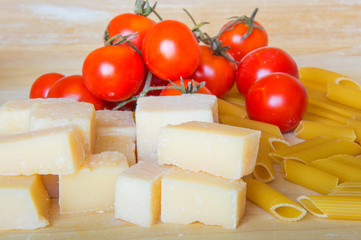 Grana padano with pasta and tomatoes