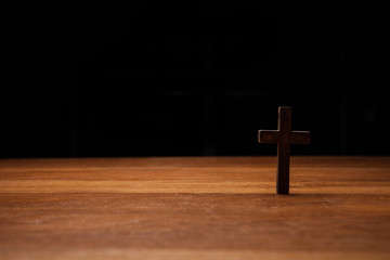 Cross over wood table