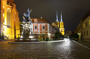 Wrocław noc na Ostrowie Tumskim