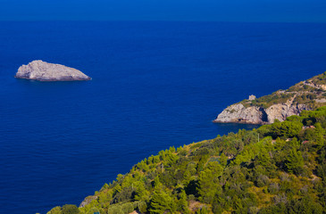 Mare azzurro presso il mar tirreno