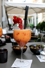 Red currants lemonade