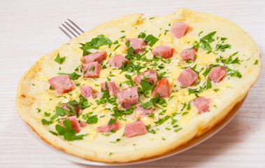 omelet with ham and cheese