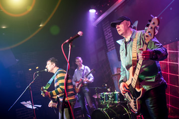 Obraz premium Band performs on stage